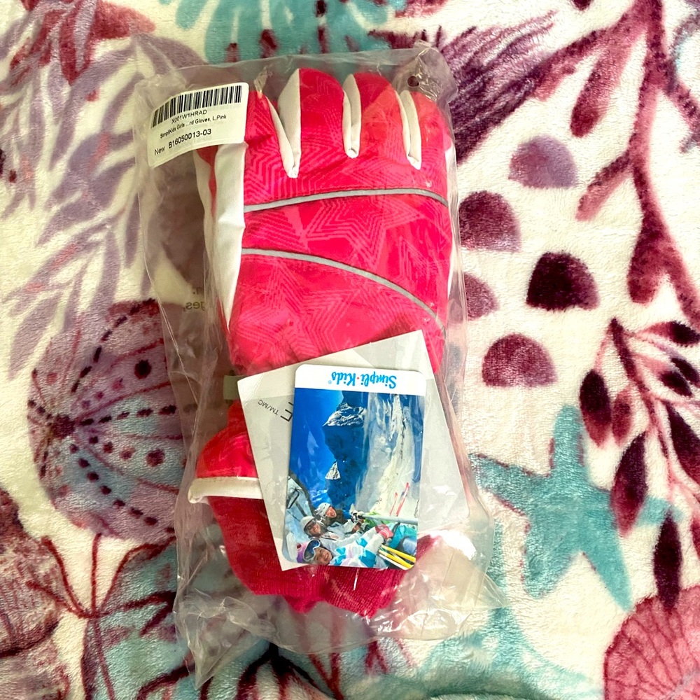 UNOPENED little girls pink and white WATERPROOF snow gloves